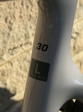 Used Scott Addict 30 2025 2025 Road & Gravel — image 5 of 8