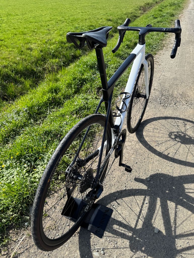 Used Canyon Ultimate CF SL 7 Di2 2024 2024 Road & Gravel, White — image 4 of 9
