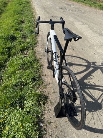 Used Canyon Ultimate CF SL 7 Di2 2024 2024 Road & Gravel, White — image 5 of 9