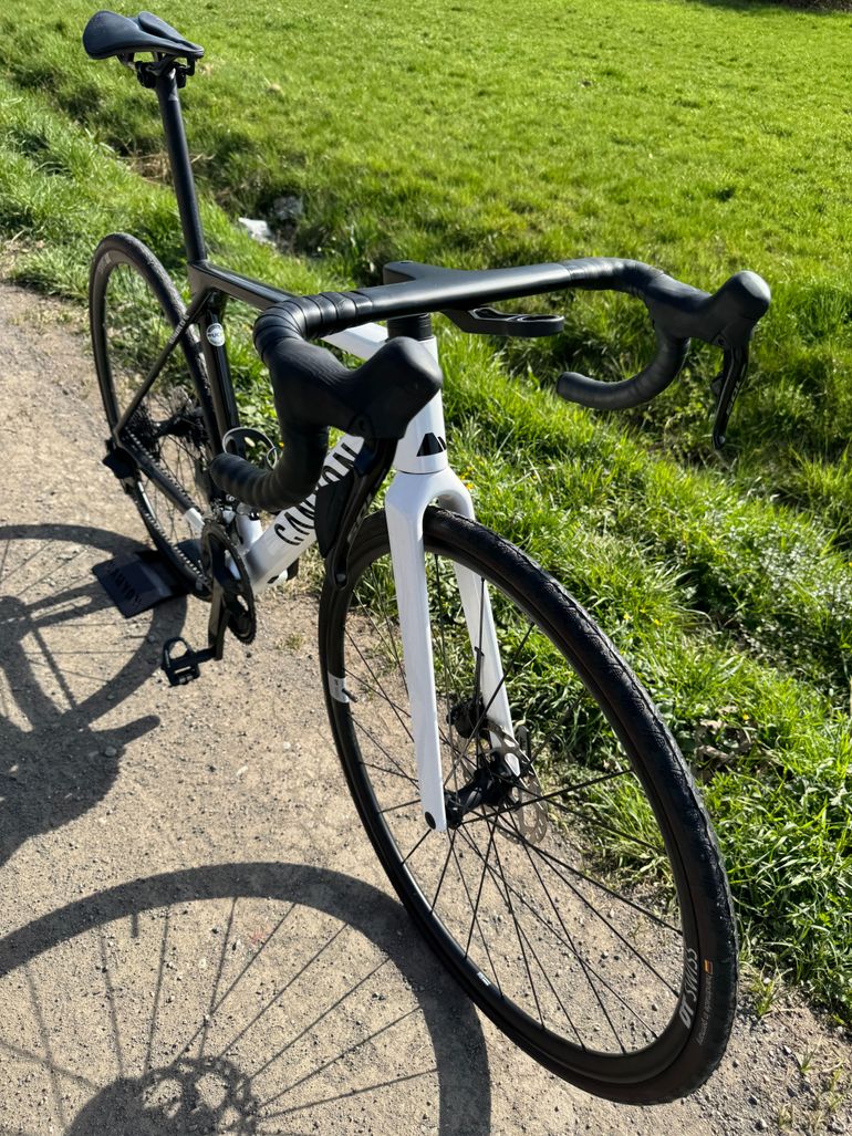 Used Canyon Ultimate CF SL 7 Di2 2024 2024 Road & Gravel, White — image 2 of 9