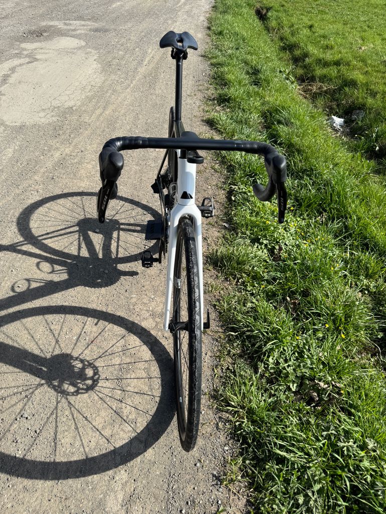 Used Canyon Ultimate CF SL 7 Di2 2024 2024 Road & Gravel, White — image 6 of 9