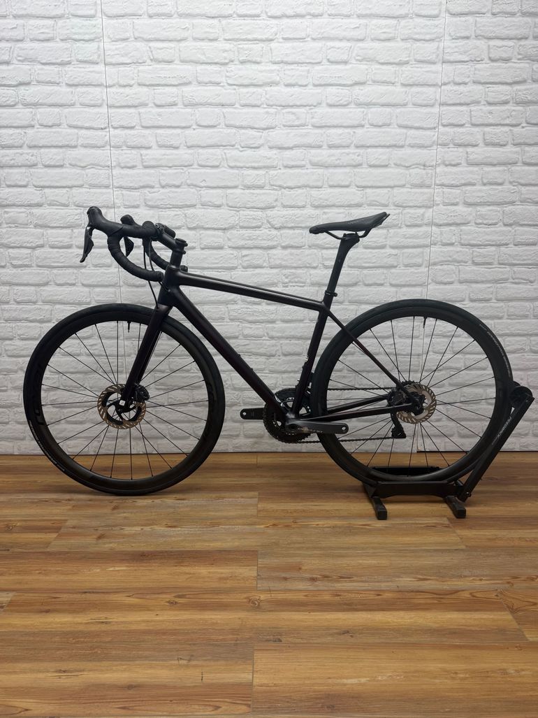 Used Specialized Aethos Pro - Ultegra Di2 2022 2022 Road & Gravel, Red — image 4 of 6