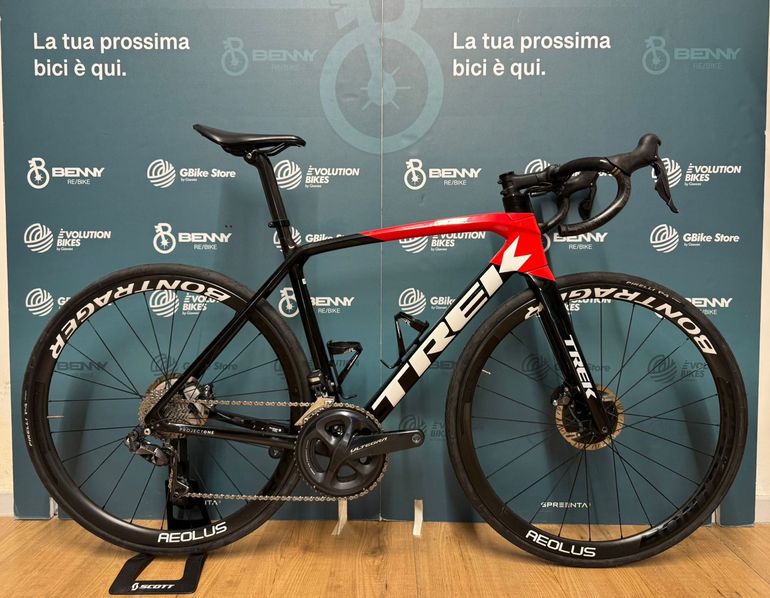 Used Trek Émonda SL 7 2022 2022 Road & Gravel — image 1 of 7