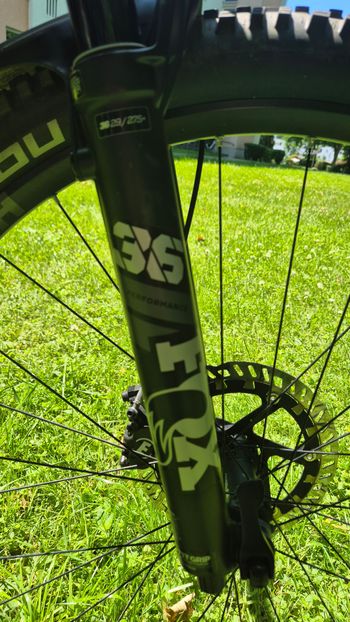 Used Rotwild Rotwild RX375 EMTB Carbon 2022 Mountainbike — image 4 of 17