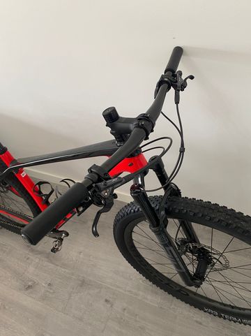 Used Trek Procaliber 9.5 2022 2022 Mountainbike, Red, 29 — image 6 of 14
