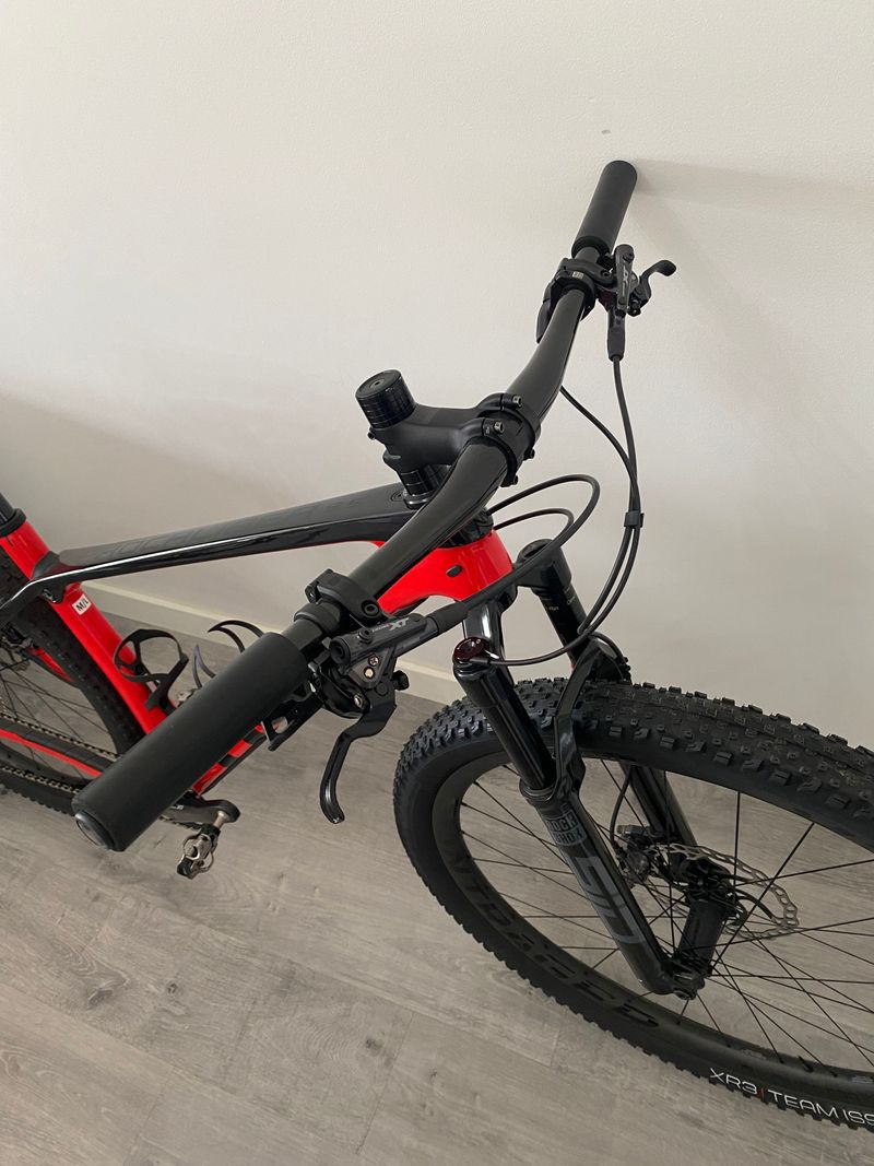 Used Trek Procaliber 9.5 2022 2022 Mountainbike, Red, 29 — image 6 of 14