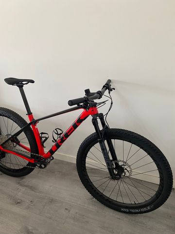 Used Trek Procaliber 9.5 2022 2022 Mountainbike, Red, 29 — image 9 of 14