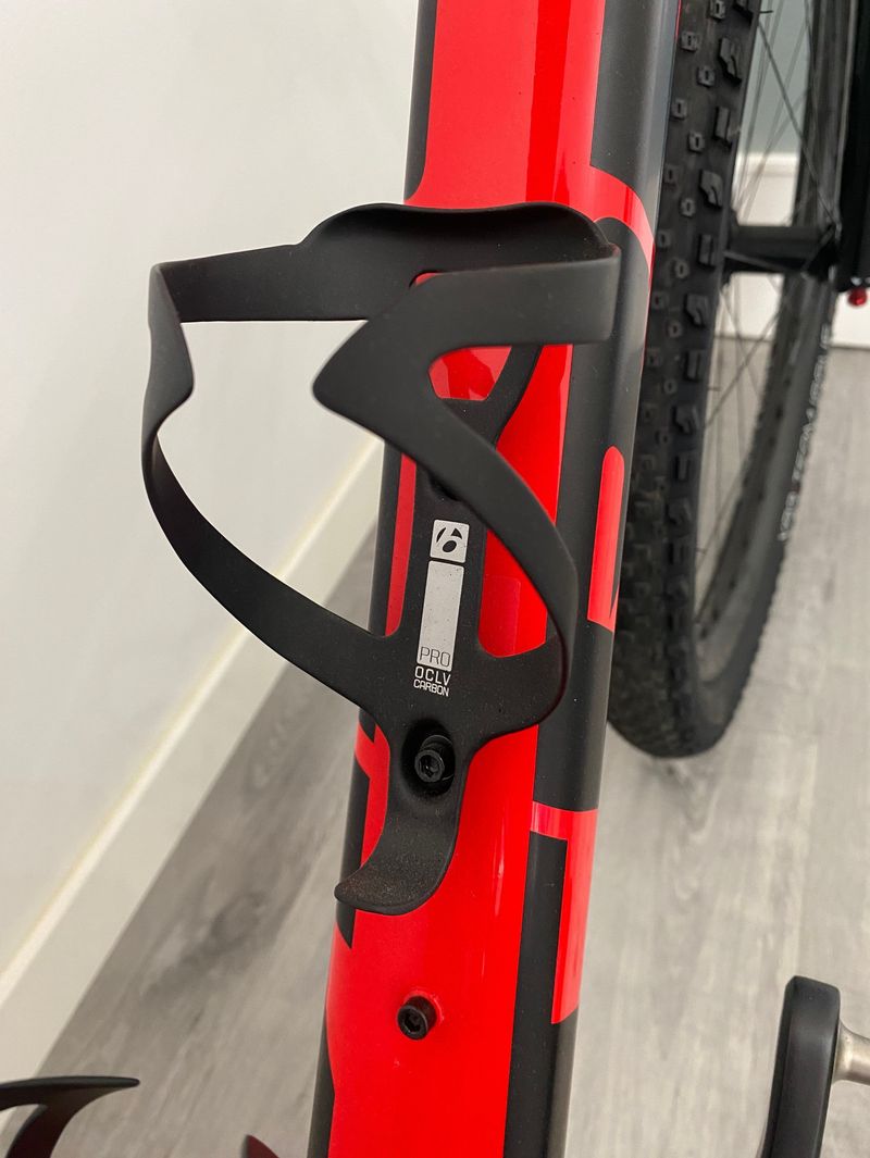 Used Trek Procaliber 9.5 2022 2022 Mountainbike, Red, 29 — image 5 of 14