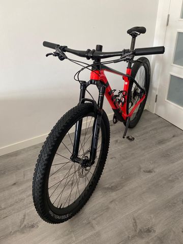 Used Trek Procaliber 9.5 2022 2022 Mountainbike, Red, 29 — image 11 of 14