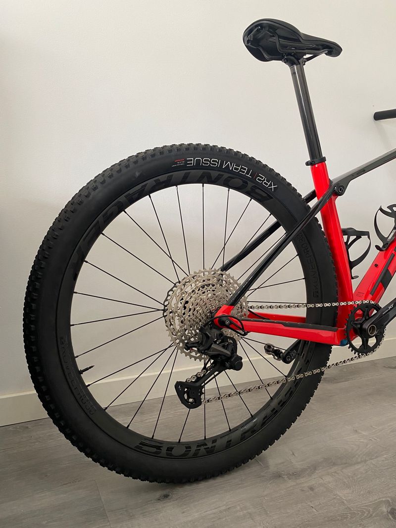 Used Trek Procaliber 9.5 2022 2022 Mountainbike, Red, 29 — image 12 of 14
