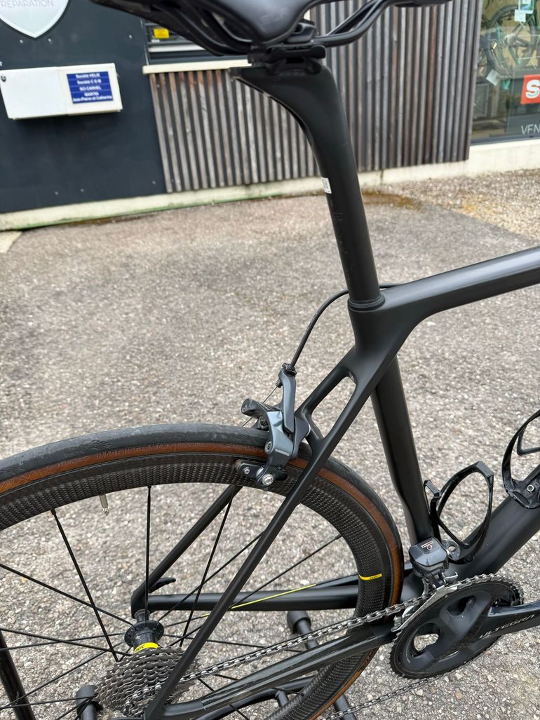 Used Canyon Ultimate CF SL Disc 8.0 Di2 2020 2020 Road & Gravel — image 3 of 14