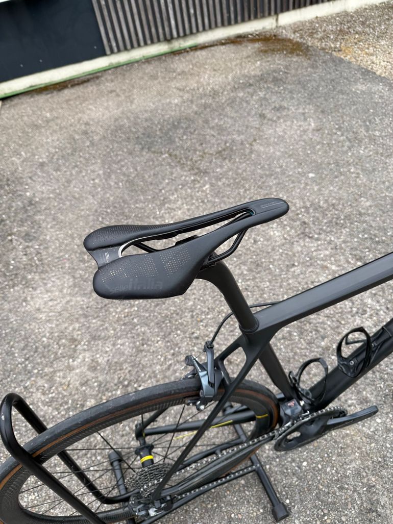 Used Canyon Ultimate CF SL Disc 8.0 Di2 2020 2020 Road & Gravel — image 4 of 14