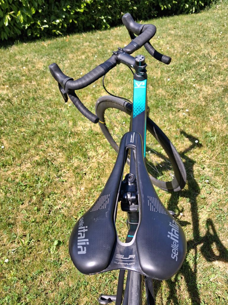 Used Colnago V3 Disc Rival AXS Bike 2022 2022 Road & Gravel, Schwarz — image 6 of 9