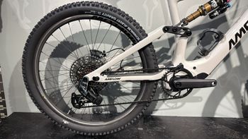 Used Amflow Amflow PX PRO Carbon (700wh) 2027 2027 Mountainbike, Gris claro — image 8 of 10