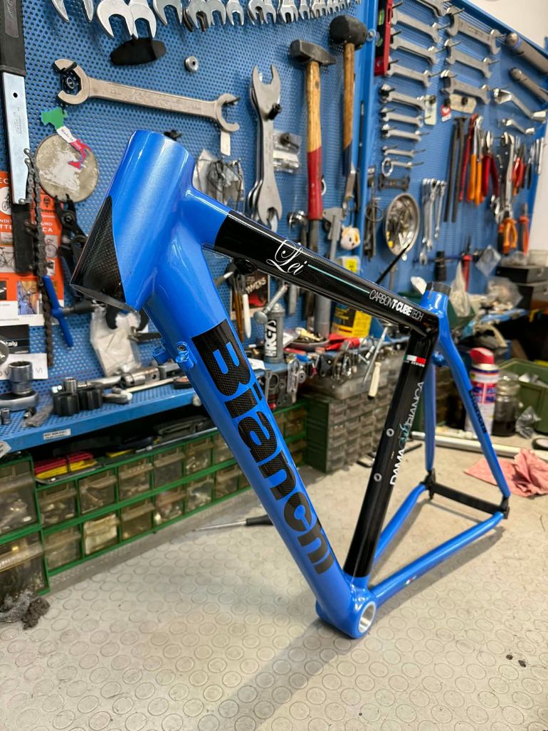 Used Bianchi Bianchi DAMA BIANCA LEI. NUOVO. NOS. Frameset 2015 Road & Gravel, Blue — image 5 of 12