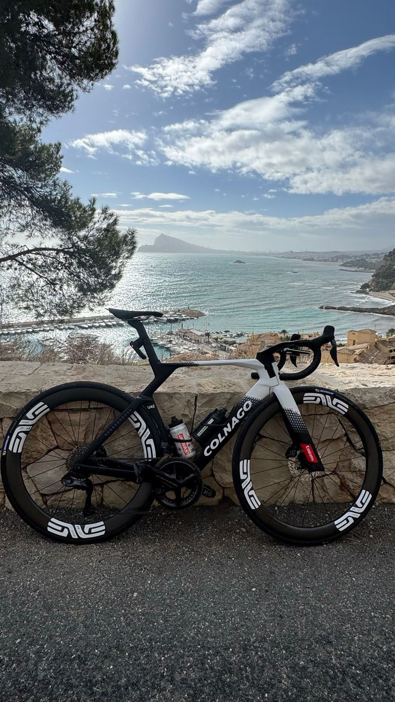 Used Colnago Y1Rs Shimano Ultegra Di2 2025 Road & Gravel — image 2 of 3