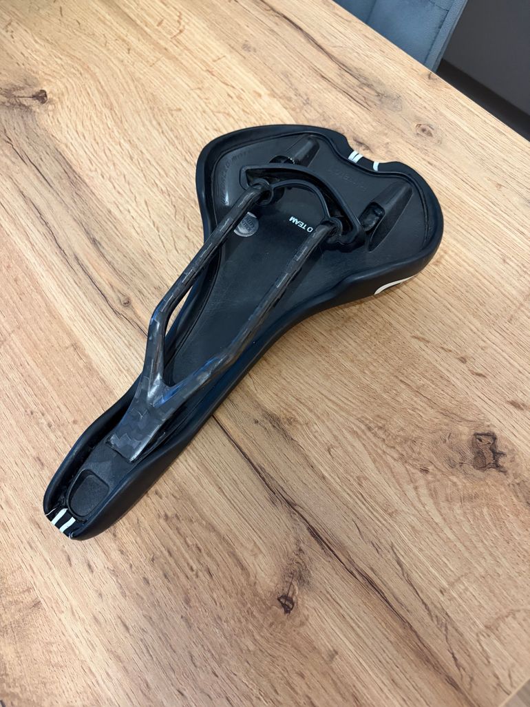 Used Eddy Merckx 525 Shimano Dura Ace Di2 2023 Road & Gravel, Schwarz — image 22 of 23