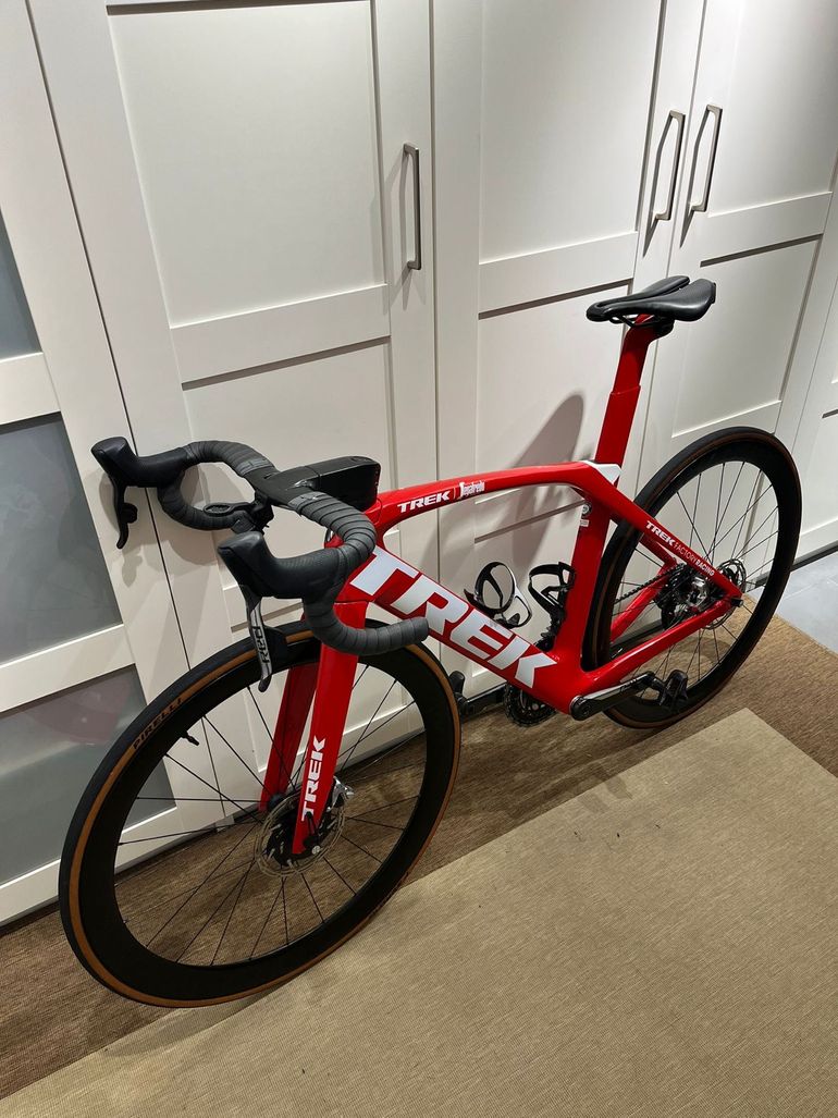 Used Trek Madone SRAM Red eTap AXS 2023 Road & Gravel — image 2 of 4