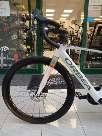 Used Orbea GAIN M30 2025 2025 Road & Gravel, White — image 7 of 10