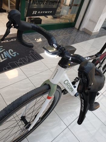 Used Orbea GAIN M30 2025 2025 Road & Gravel, White — image 4 of 10