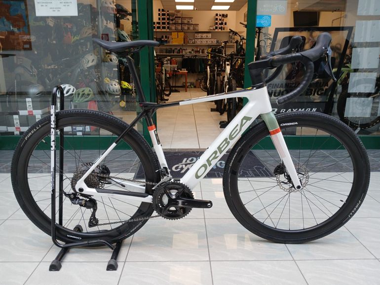 Used Orbea GAIN M30 2025 2025 Road & Gravel, White — image 1 of 10