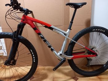 Used Trek Supercaliber Shimano SLX 2026 Mountainbike — image 2 of 12