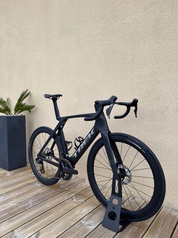 Used Trek Madone SLR 7 Gen 7 2024 2024 Road & Gravel — image 3 of 7