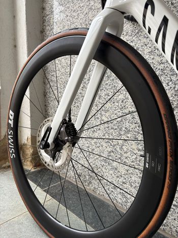 Used Canyon Ultimate CF SL 8 Aero 2023 2023 Road & Gravel — image 10 of 13
