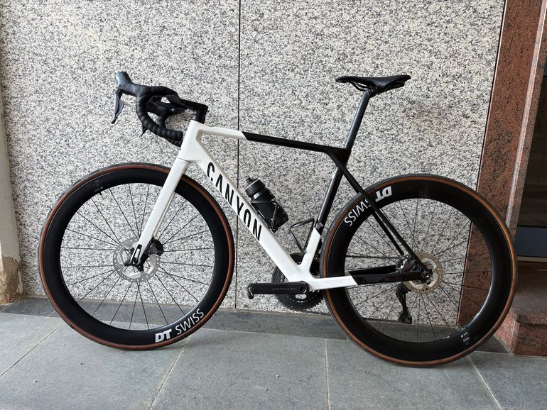 Used Canyon Ultimate CF SL 8 Aero 2023 2023 Road & Gravel — image 2 of 13