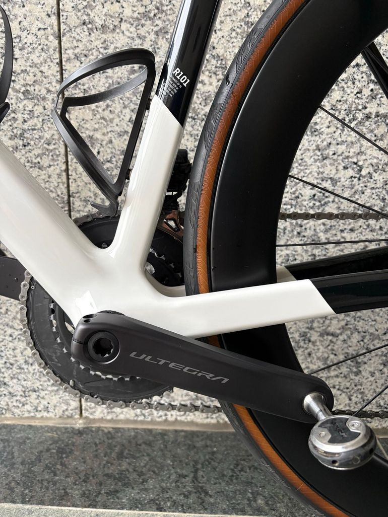 Used Canyon Ultimate CF SL 8 Aero 2023 2023 Road & Gravel — image 5 of 13
