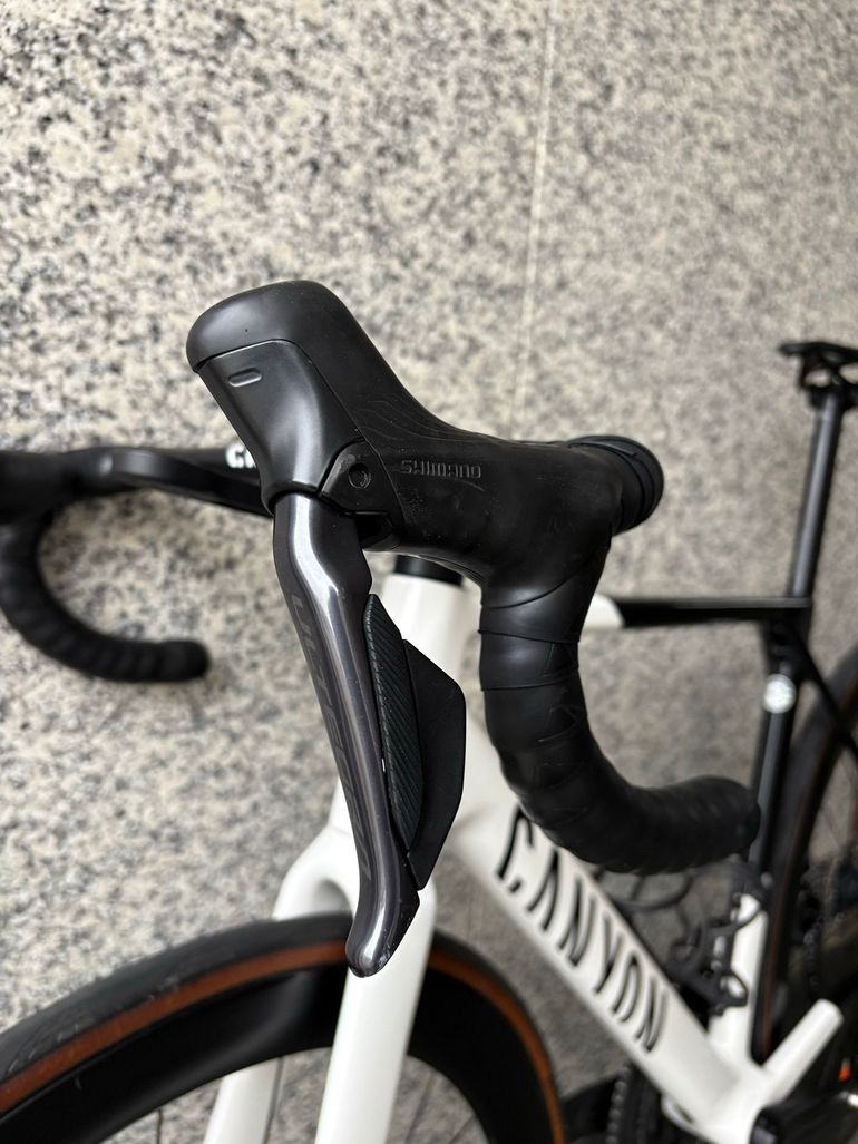 Used Canyon Ultimate CF SL 8 Aero 2023 2023 Road & Gravel — image 7 of 13
