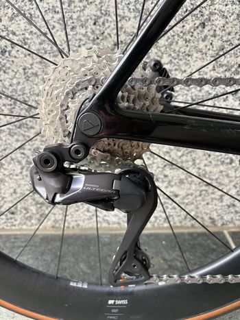 Used Canyon Ultimate CF SL 8 Aero 2023 2023 Road & Gravel — image 3 of 13