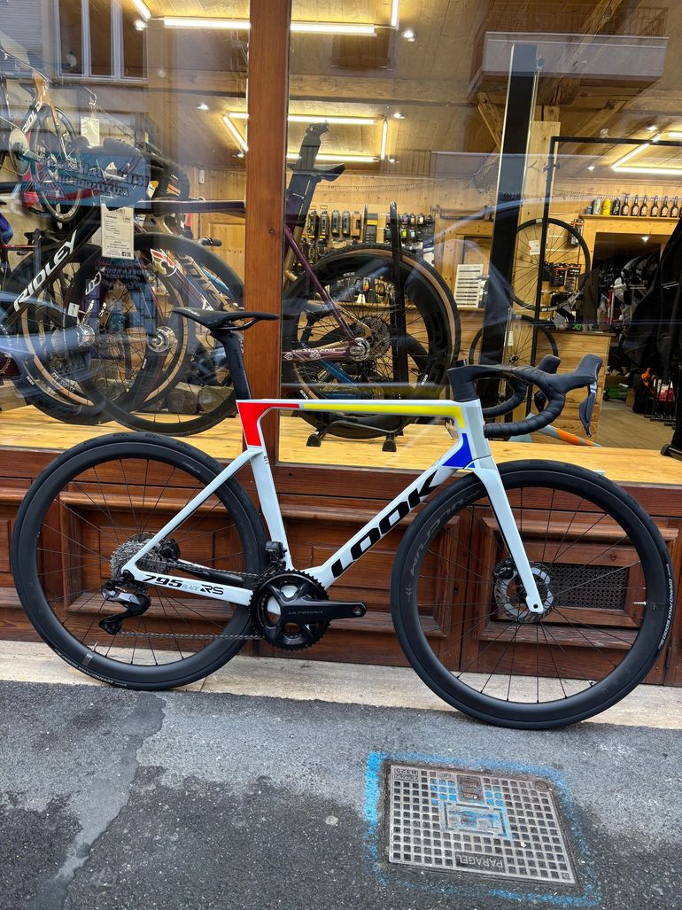 Used Look 795 BLADE RS 2 DISC ULTEGRA DI2 12V WHITE PLATINIUM 2026 Road & Gravel, White — image 2 of 8