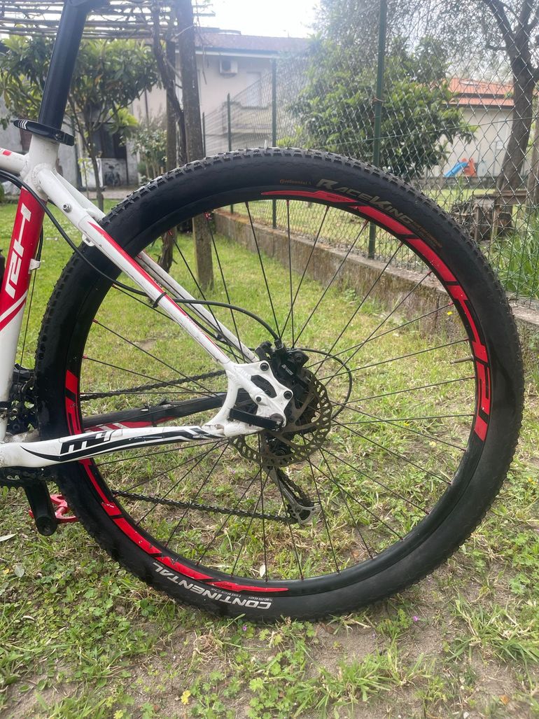 Used Specialized Men's Rockhopper 2018 2018 Mountainbike, White, 29 — image 5 of 7