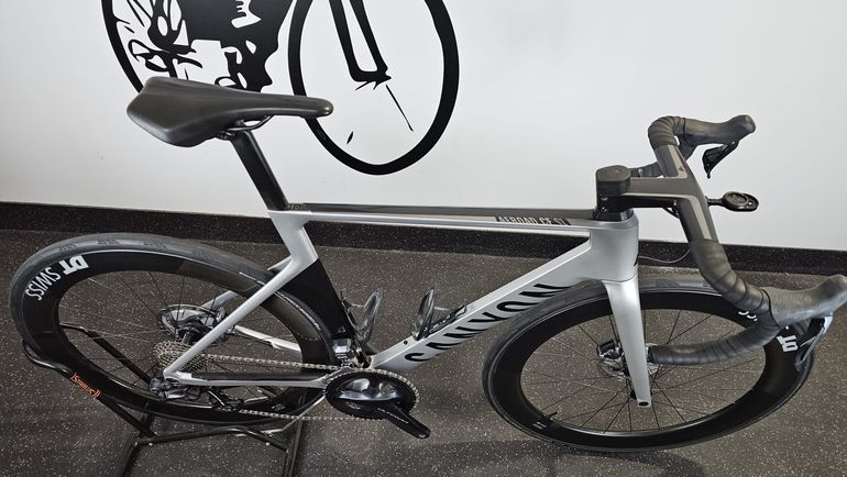 Used Canyon Aeroad CF SL Disc 8.0 Di2 2020 2020 Road & Gravel — image 11 of 17