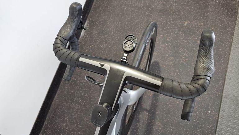 Used Canyon Aeroad CF SL Disc 8.0 Di2 2020 2020 Road & Gravel — image 14 of 17