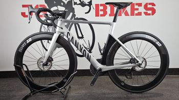 Used Canyon Aeroad CF SL Disc 8.0 Di2 2020 2020 Road & Gravel — image 4 of 17