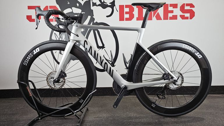 Used Canyon Aeroad CF SL Disc 8.0 Di2 2020 2020 Road & Gravel — image 4 of 17