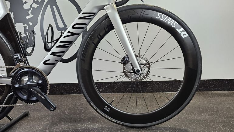 Used Canyon Aeroad CF SL Disc 8.0 Di2 2020 2020 Road & Gravel — image 13 of 17