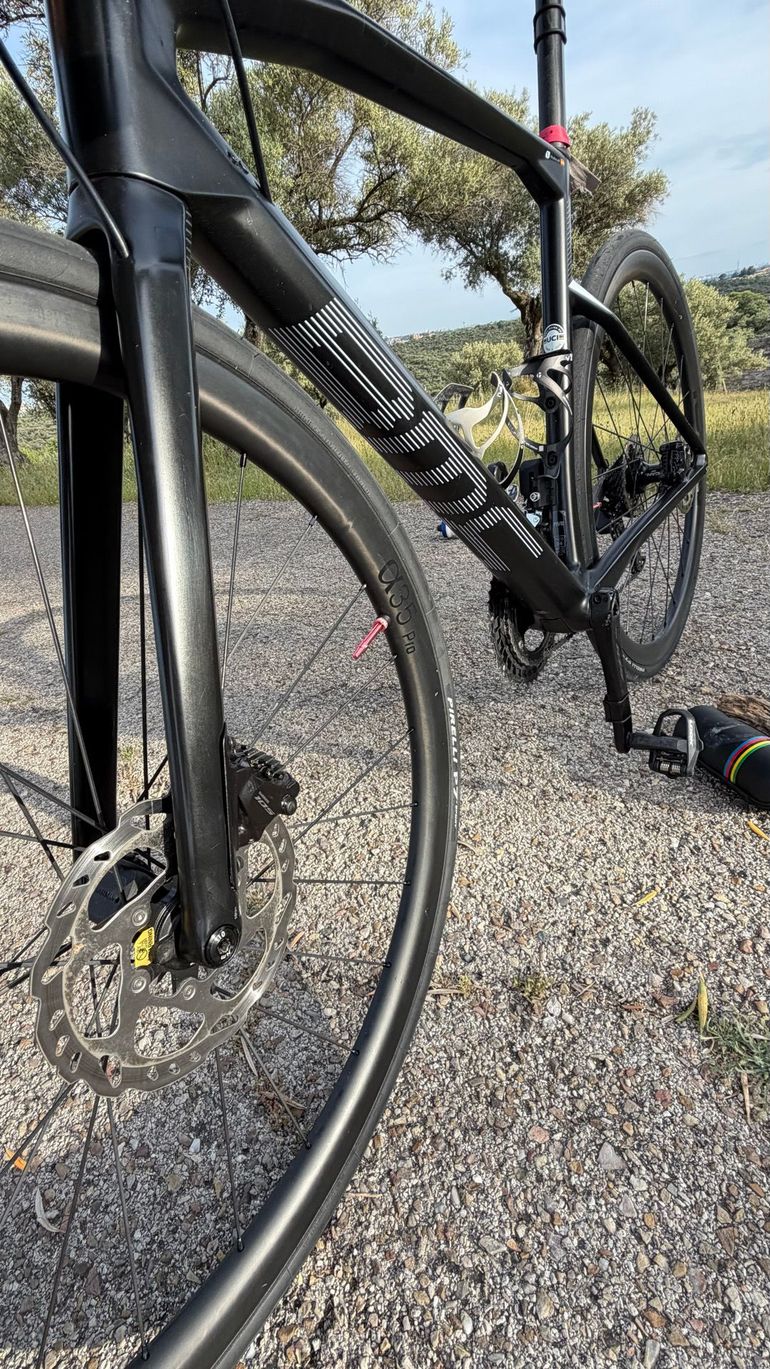 Used BMC Roadmachine FIVE 2023 2023 Road & Gravel, Nero — image 2 of 13