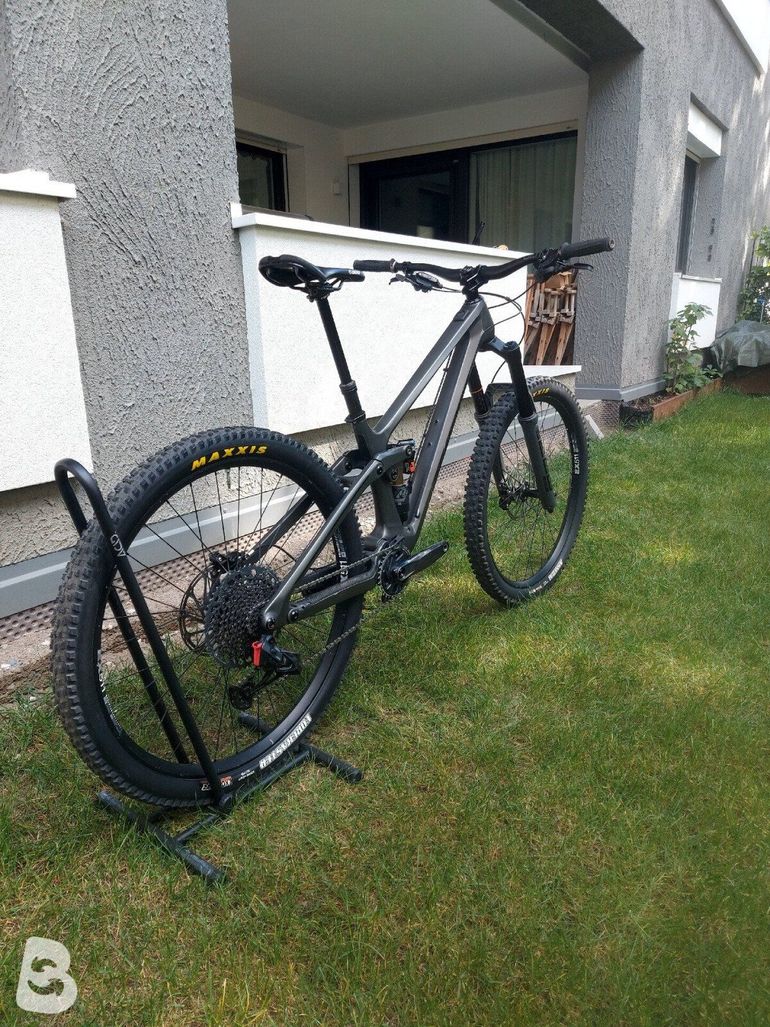 Used Transition V2 Carbon 2022 Mountainbike, Light Gray, 29 — image 1 of 10