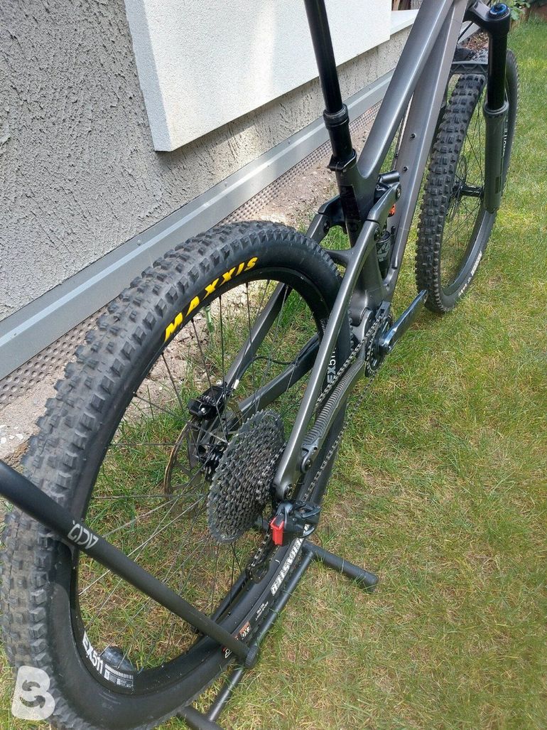 Used Transition V2 Carbon 2022 Mountainbike, Light Gray, 29 — image 3 of 10