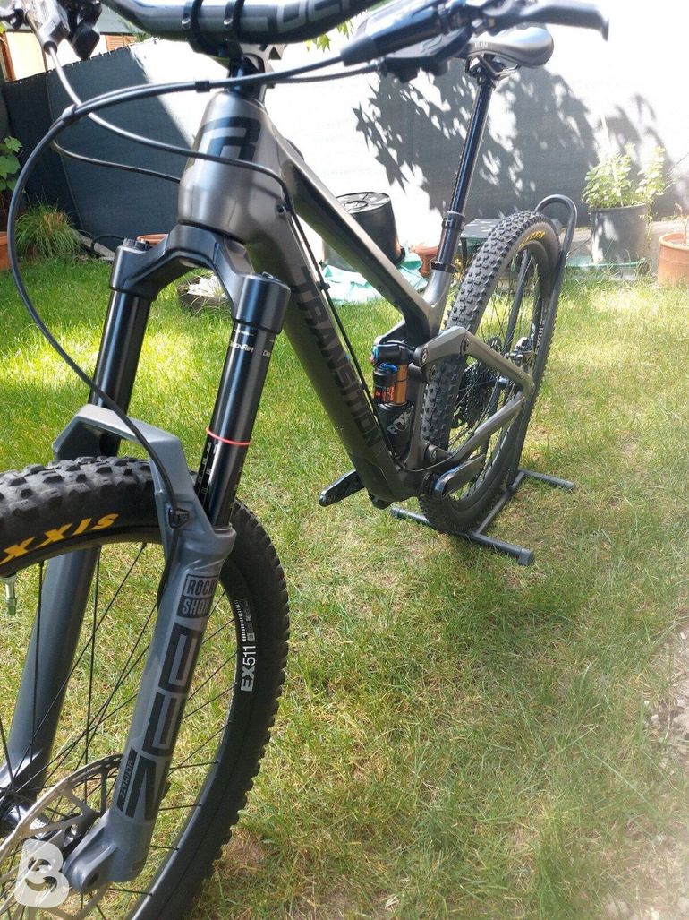 Used Transition V2 Carbon 2022 Mountainbike, Light Gray, 29 — image 7 of 10