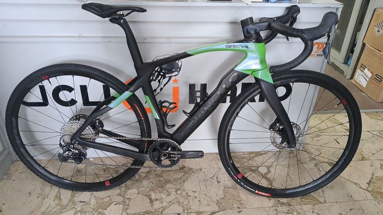 Used Pinarello GREVIL F7 - SHIMANO GRX 820 2024 2024 Road & Gravel — image 1 of 7