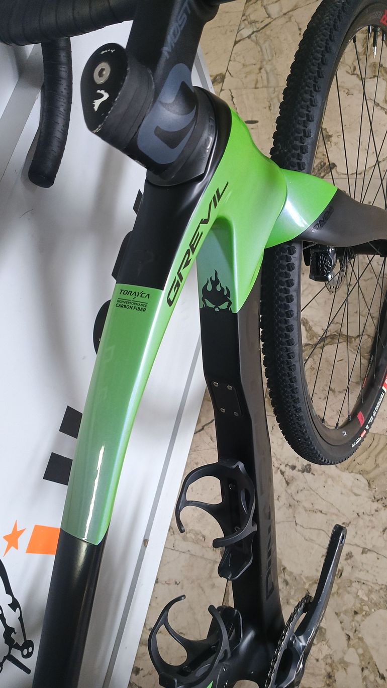 Used Pinarello GREVIL F7 - SHIMANO GRX 820 2024 2024 Road & Gravel — image 5 of 7