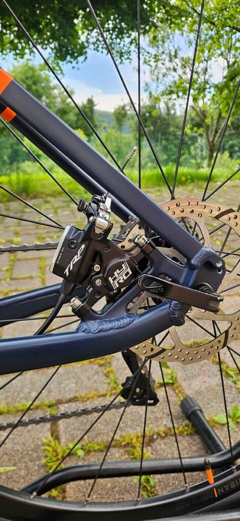 Used TRIBAN RC520 Disc Road Bike - 105 2021 2021 Road & Gravel — image 4 of 7