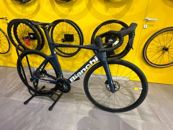 Used Bianchi Oltre Comp 105 Di2 2025 2025 Route & Gravel