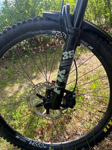 Commencal META POWER 29 ESSENTIAL 2021 2021 Mountainbike usato, Verde — immagine 13 di 16