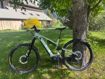 Commencal META POWER 29 ESSENTIAL 2021 2021 Mountainbike usato, Verde — immagine 2 di 16