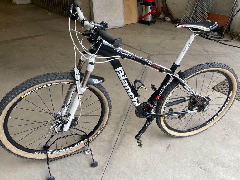 Used Bianchi Methanol Shimano Deore XT 2018 Mountainbike, White — image 2 of 14